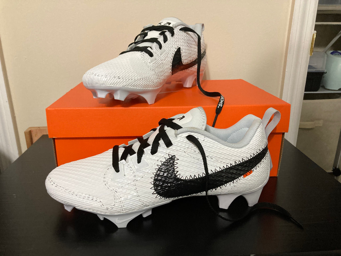 Custom cleat deposit